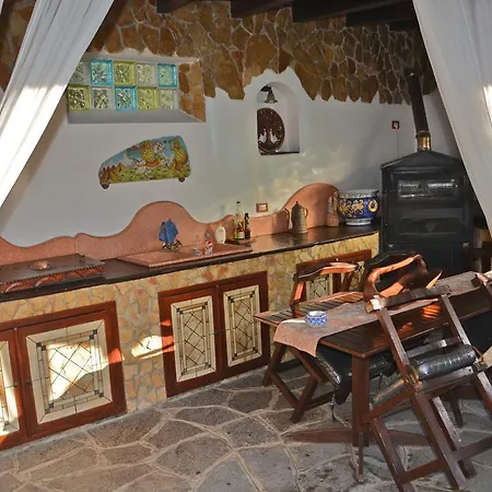 Vacation Service - Mariposa Lascari